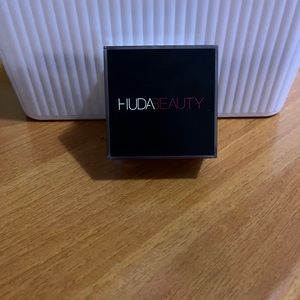 Huda Beauty Loose Setting Powder
